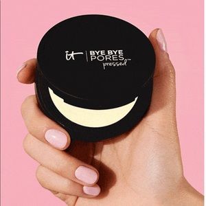 IT Bye Bye Pores Pressed Powder